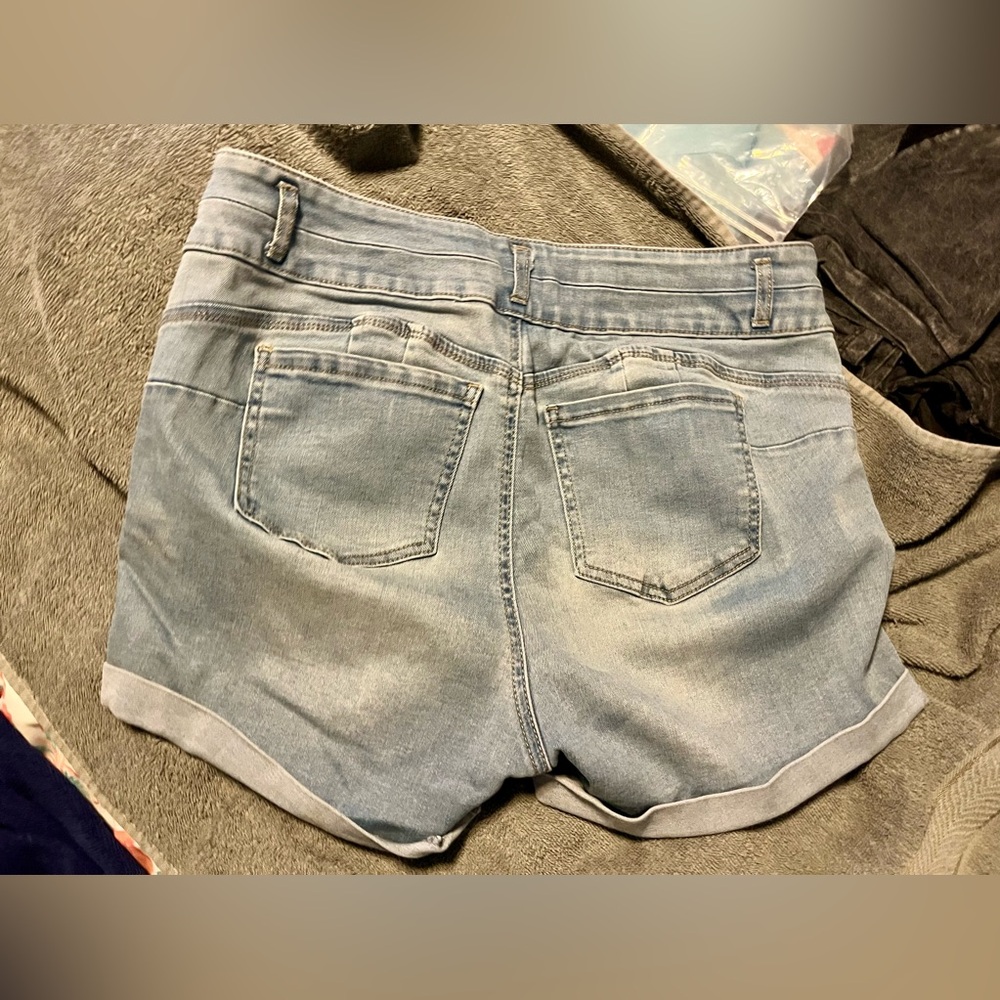 Traded* Wax Jean light Wash Stretchy Denim Shorts 2X - Picture 3 of 5